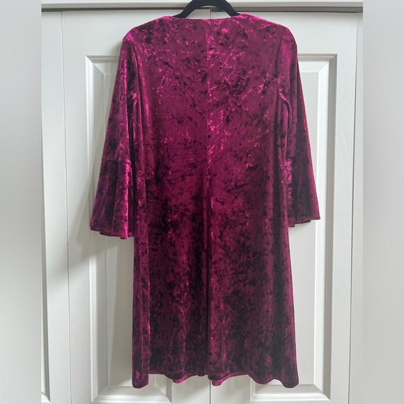 Eliza J Berry Crushed Velvet Bell Sleeve Shift Dress Size 8 Cocktail Party - Picture 3 of 5